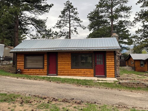 Cozy 2-Cabin Retreat Near RMNP - Estes Park License #3051
