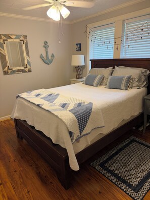 3 makuuhuonetta, silitysrauta/-lauta, ilmainen Wi-Fi, vuodevaatteet