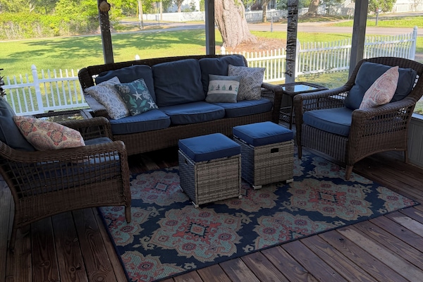 Screened porch seating