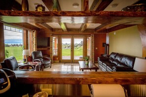 TV, fireplace, DVD player