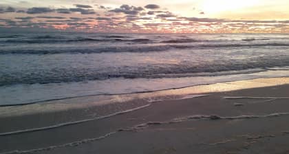 On 30A Water lovers dream!! 4 gorgeous pools, Lake and Ocean . Pet Friendly