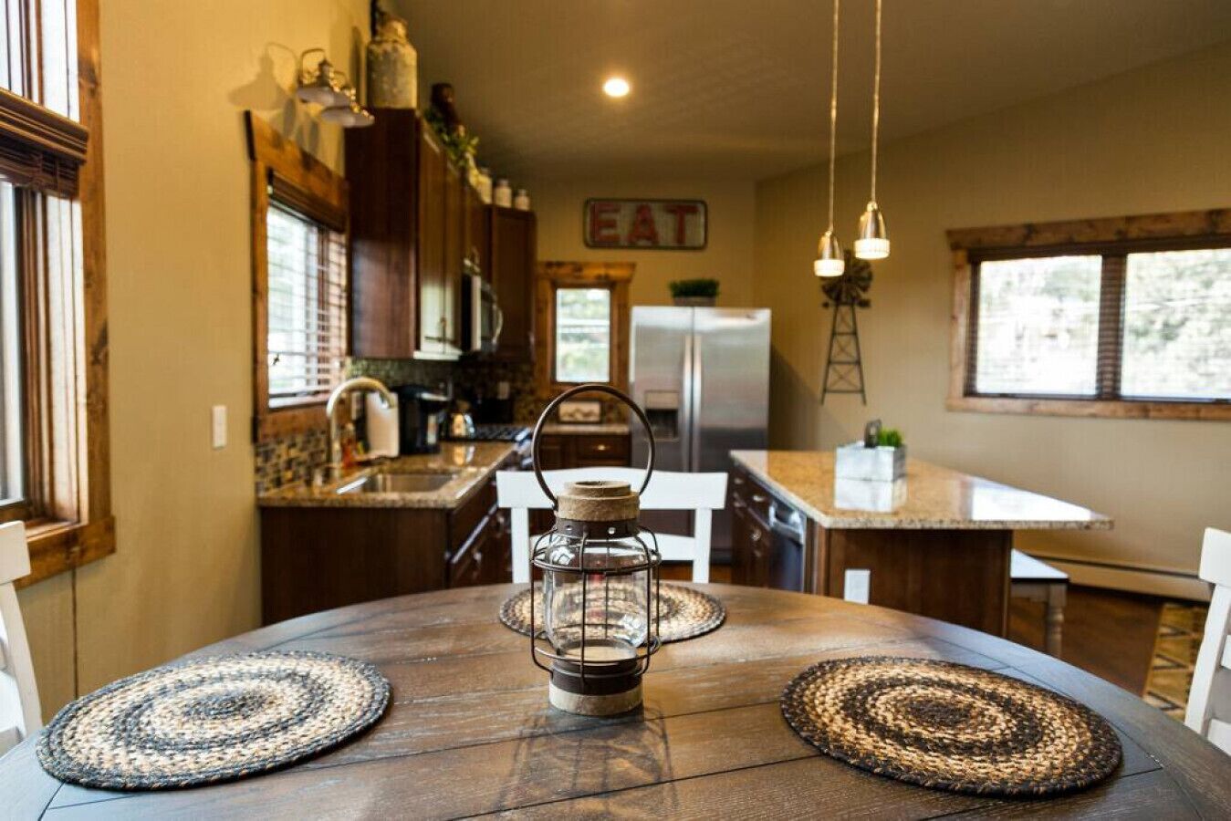 Refrigerador, cafetera de espresso y cafetera y tetera 