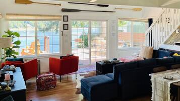 TV, DVD player, videoteca