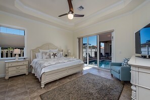 3 bedrooms, hypo-allergenic bedding, iron/ironing board, travel cot - Best Value In Naples Grand luxury 3 Bdrm Pool Spa Walk Bike To Gulf Spotless (Naples)