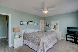 4 bedrooms, iron/ironing board, travel cot, free WiFi