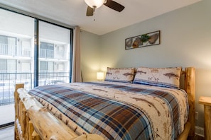1 bedroom, iron/ironing board, free WiFi, bed sheets - Adorable Condo in the Heart of Gatlinburg with Kitchenette-Walk to Everything (Gatlinburg)