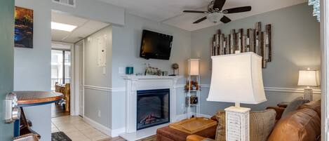 Télévision, cheminée