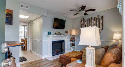 Adorable Condo in the Heart of Gatlinburg with Kitchenette-Walk to Everything