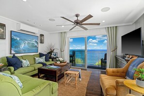 Smart TV, music library - It's Special - This Award Winning Designer Masterpiece, includes a/c! (Princeville)