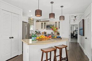 Fridge, microwave, oven, stovetop - It's Special - This Award Winning Designer Masterpiece, includes a/c! (Princeville)