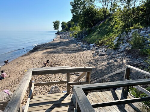 Heated Pool & Hot Tub, Golf Cart, 1 Block to Beach or Golf, 5mins to New Buffalo