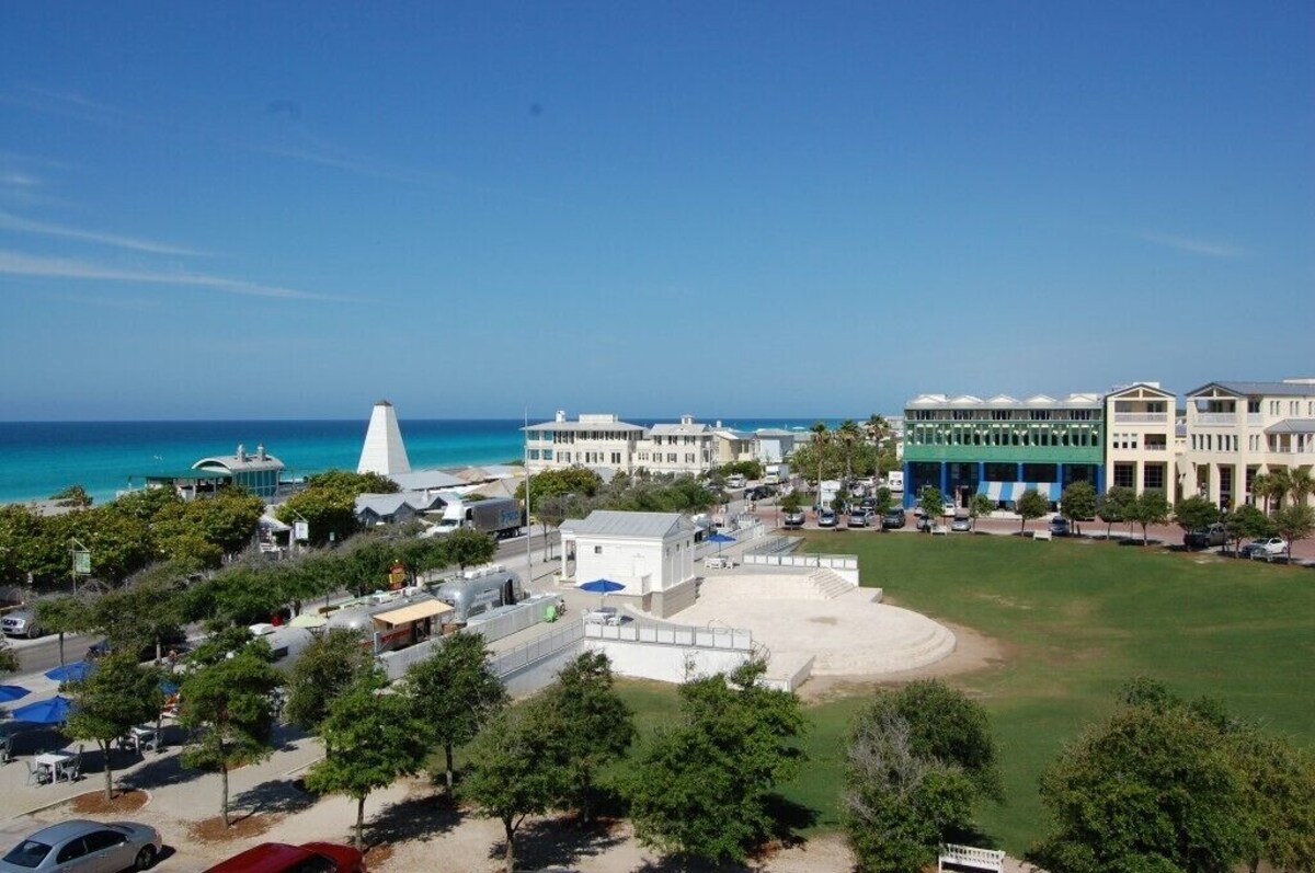 Photo 25 of ⭐️Crystal Beach House! 6 Min Walk To Beach; Best Location! Pool, Pet Friendly! ⭐️
