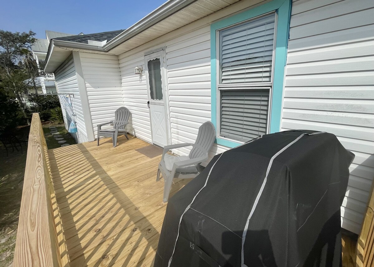 Photo 14 of ⭐️Crystal Beach House! 6 Min Walk To Beach; Best Location! Pool, Pet Friendly! ⭐️