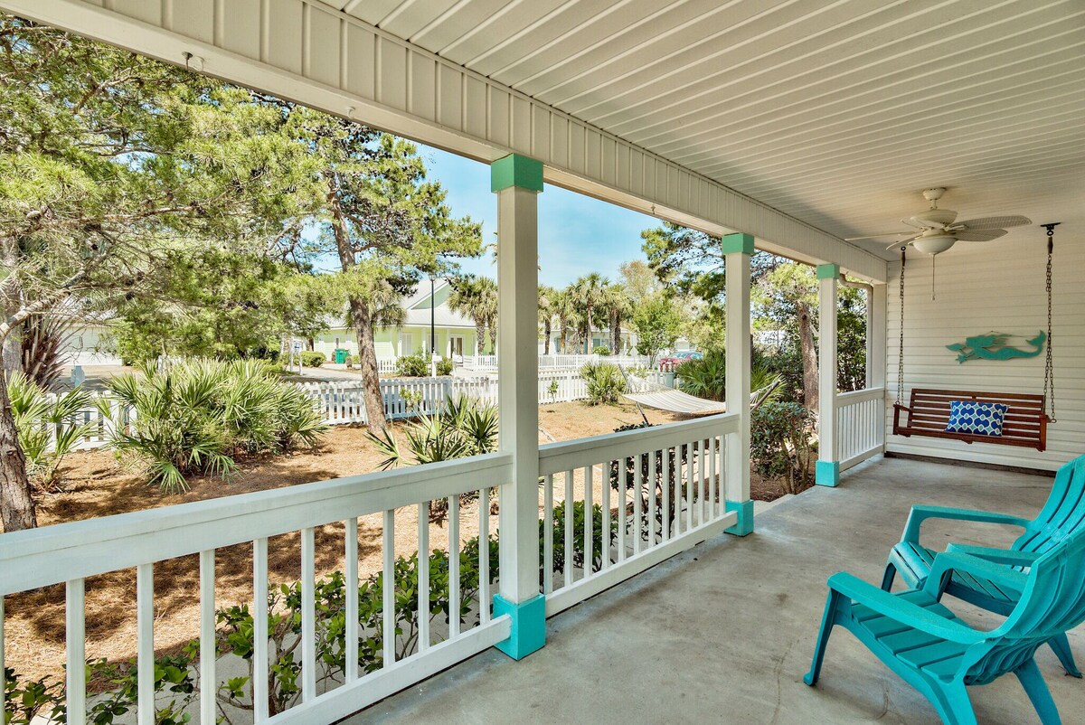 Photo 11 of ⭐️Crystal Beach House! 6 Min Walk To Beach; Best Location! Pool, Pet Friendly! ⭐️