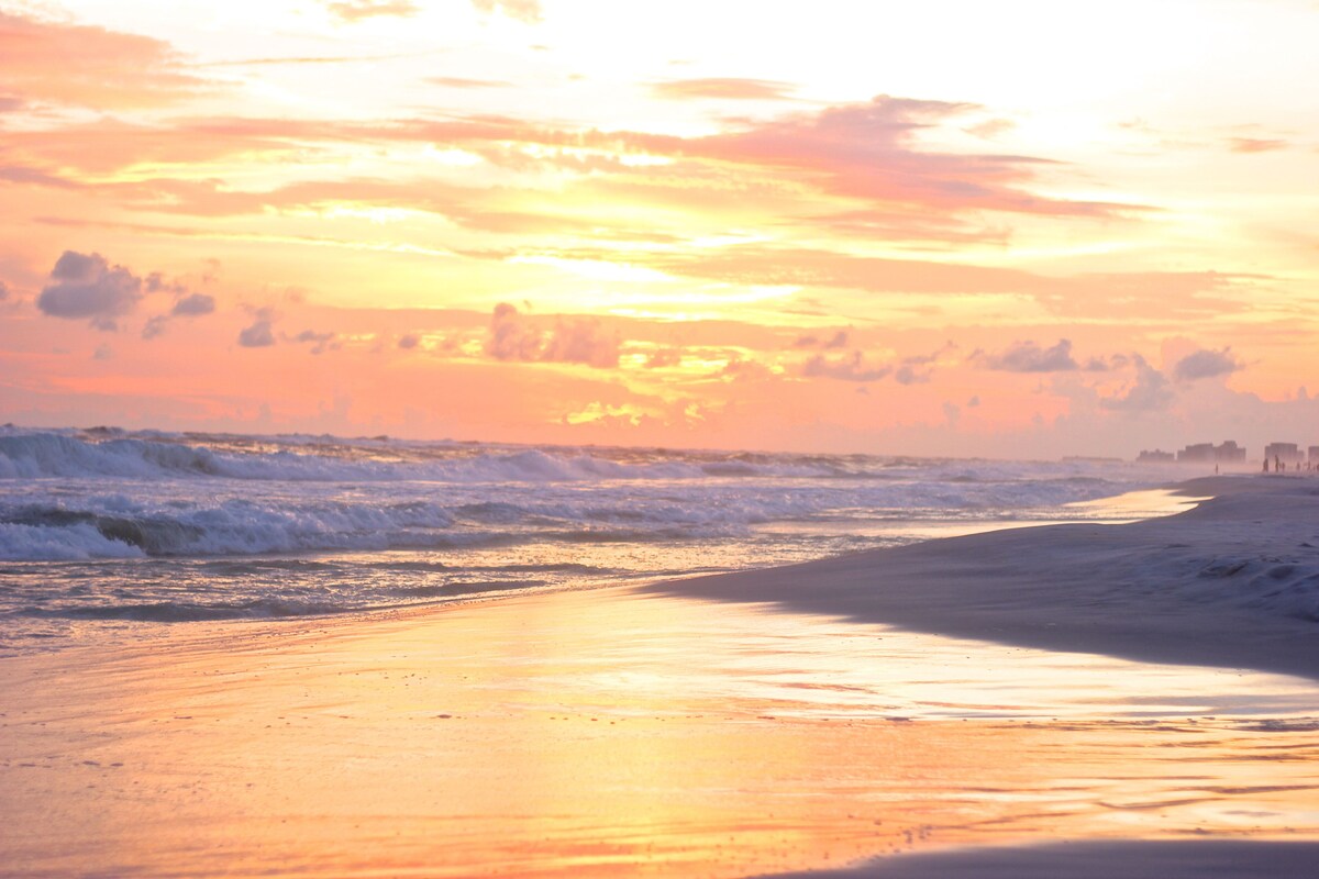 Photo 23 of ⭐️Crystal Beach House! 6 Min Walk To Beach; Best Location! Pool, Pet Friendly! ⭐️
