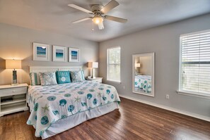 3 chambres, fer et planche à repasser, Wi-Fi gratuit, draps fournis