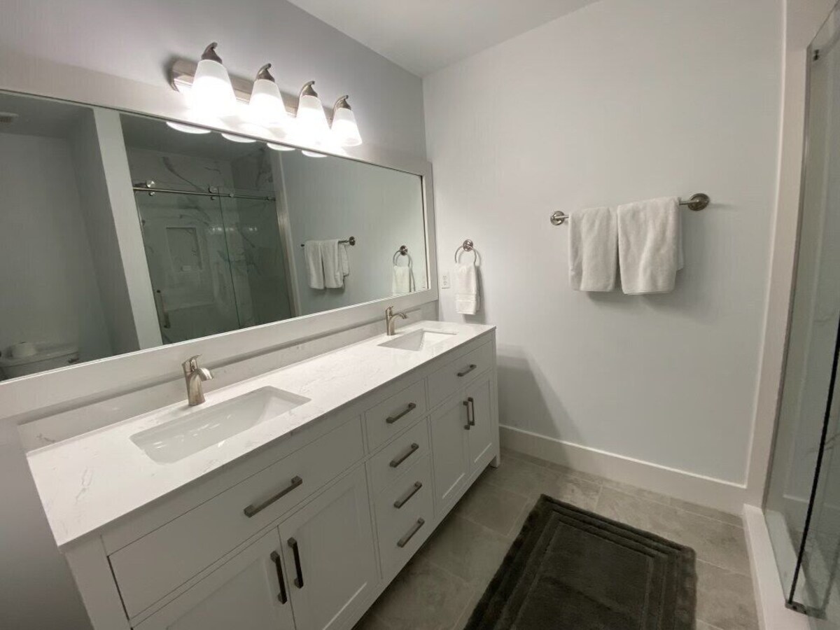 Photo 6 of ⭐️Crystal Beach House! 6 Min Walk To Beach; Best Location! Pool, Pet Friendly! ⭐️