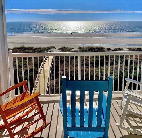 4 BR Top Floor Oceanfront Condo | Pet Friendly |  Pool | Free Wifi & Parking