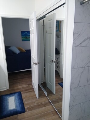 2 bedrooms, free WiFi, bed sheets, wheelchair access