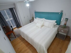 2 bedrooms, in-room safe, desk, iron/ironing board