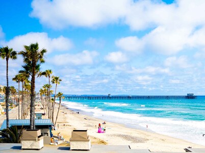 STRIKING OCEAN VIEW STUDIO D210 FACING OCEANSIDE PIER
