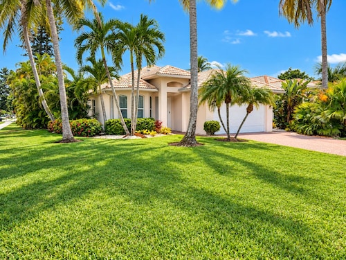Naples Luxury Spotless 4 Bdrm Heated Pool Walk Bike To Beach 