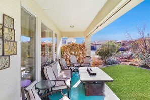 Terrace/patio - Elegant and spacious home perfectly located to National Parks and more  (Hurricane)