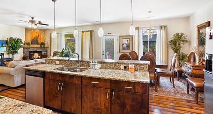 Elegant and spacious home perfectly located to National Parks and more