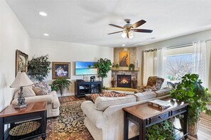 Smart TV, fireplace, DVD player, books