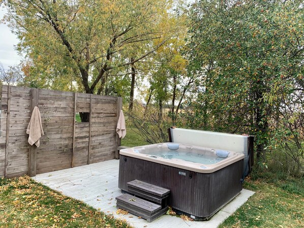 Bain à remous extérieur