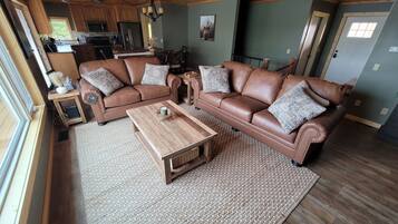 Smart TV, chimenea y reproductor de DVD