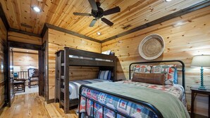 4 habitaciones, tabla de planchar con plancha y wifi gratis