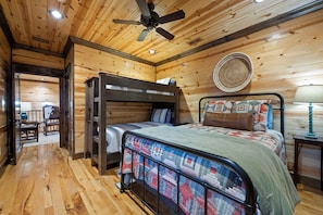 4 Schlafzimmer, Bügeleisen/Bügelbrett, kostenloses WLAN, Bettwäsche