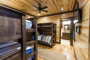 4 bedrooms, iron/ironing board, free WiFi, bed sheets - Call It A Day- Brand NEW Pickleball Sport Court! Pool Table, Shuffleboard (Broken Bow)