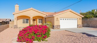 ⛱Real Mineral Water Hottub+Pool⛱Game Room💜Purple Sleep Experience💜420/PET OK