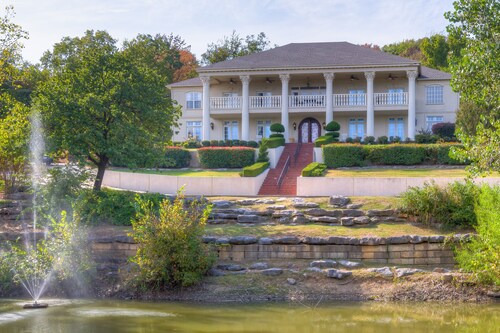 7,000 Sqft At 'The Columns' Estate In South Tulsa