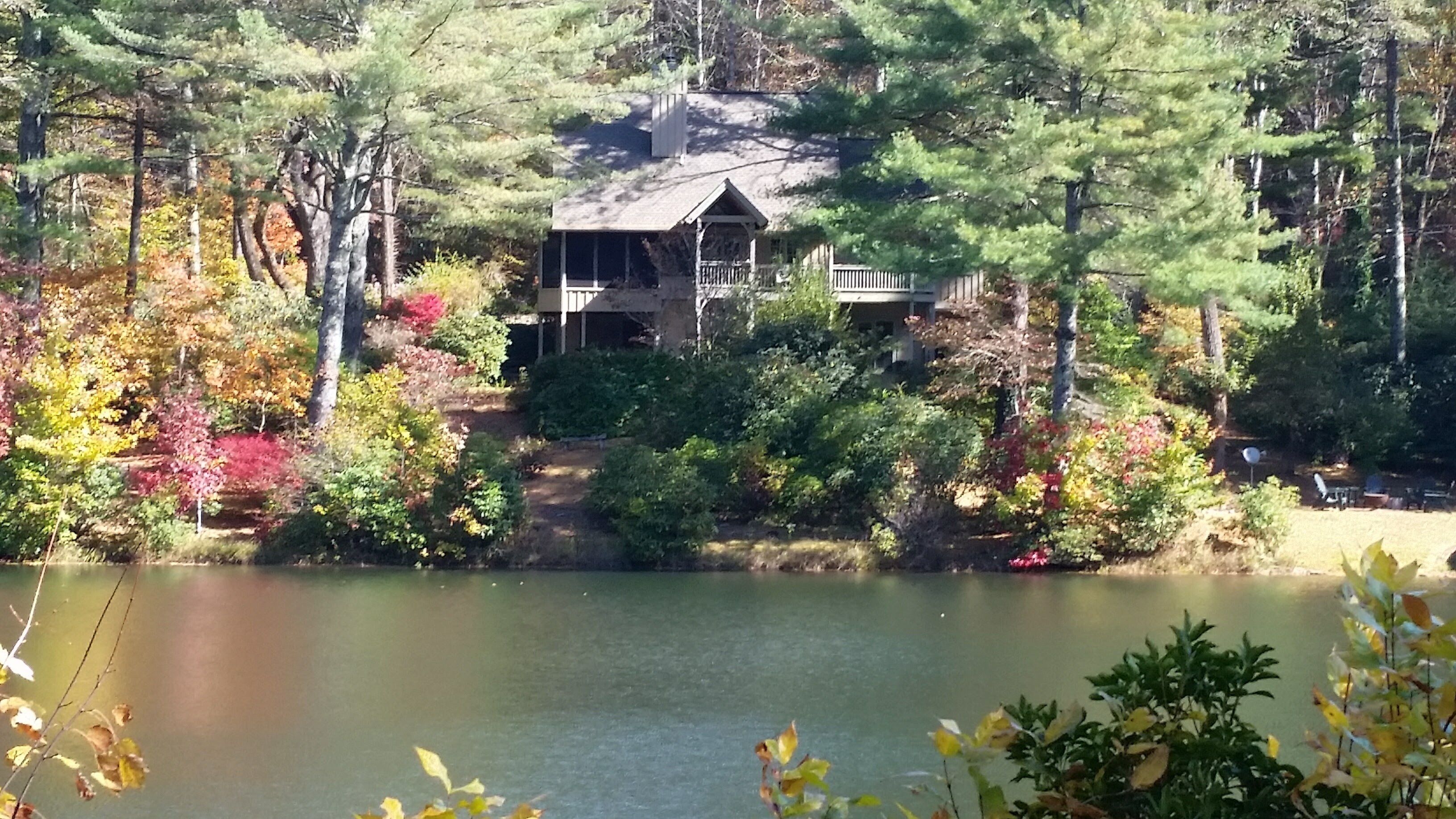 Luxurious Mountain Home On Private Lake In the Heart of Cashiers