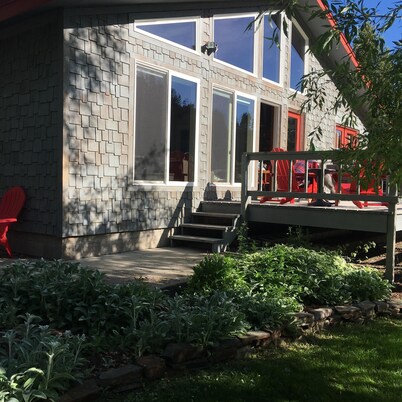 Missouri Riverfront Bungalow Near Craig MT.