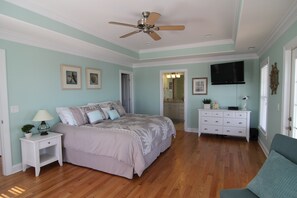 7 bedrooms, desk, iron/ironing board, free WiFi