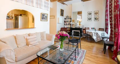 Increíble Apartamento con altillo y un montón de encanto por el Jardín del Louvre y las Tullerías!