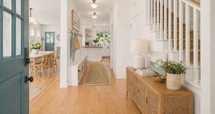 4 Story Home on Walkable Queen Anne-Sleeps 23, Game Room, MIL Apt - 5 Mins 2 DT!