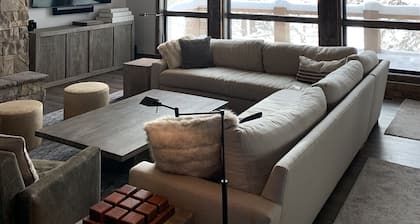 Beautiful waterfront cabin on Bill's Island w/ private boat dock & hot tub