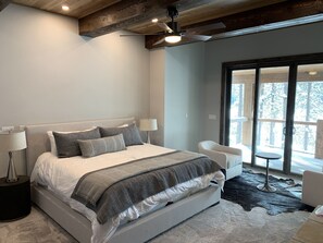 6 bedrooms, iron/ironing board, WiFi, bed sheets