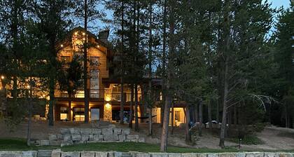 Charming Waterfront Hütte am Bills Island * Eigene Bootanlegestelle * Hot Tub * Wifi *