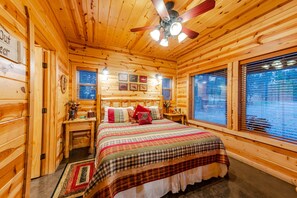 5 bedrooms, iron/ironing board, free WiFi, bed sheets