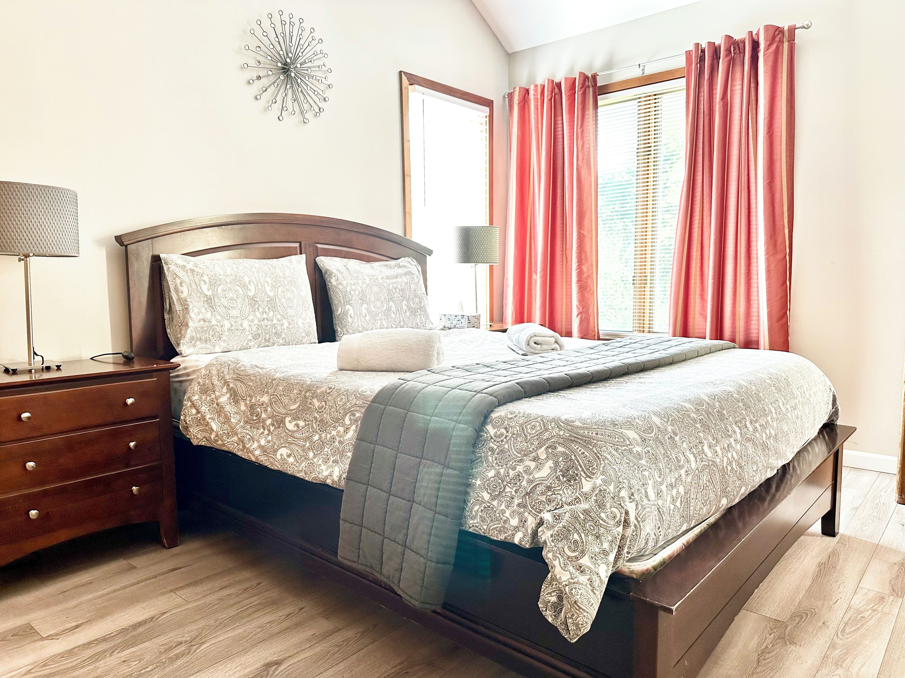 2 bedrooms, desk, iron/ironing board, travel cot