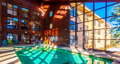 Brian Head Platinum Studio, Pool-Jacuzzi, Ski-In / Out`` para 7 personas, ascensor