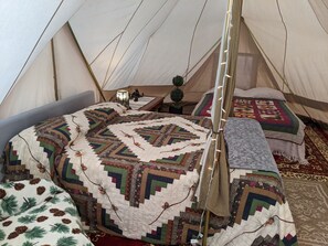 2 عدّة غرف نوم وواي فاي وملاءات أسرّة