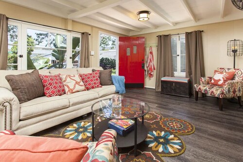 Green Beach House 500' to the Waves- Electric Vehicle Charger!