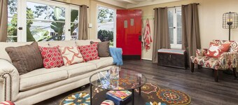 Green Beach House 500' to the Waves- Electric Vehicle Charger!